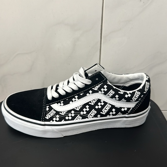 Vans Old Skool Sneakers - Picture 6 of 11